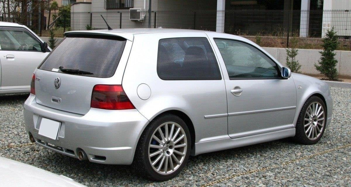 SIDE SKIRTS GOLF 4 3 DOOR < R32 LOOK > – Maxton Design