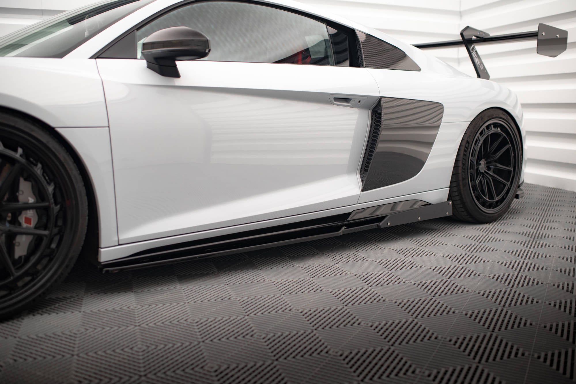 Side Skirts Diffusers V.2+ Flaps Audi R8 Mk2 Facelift – Maxton Design