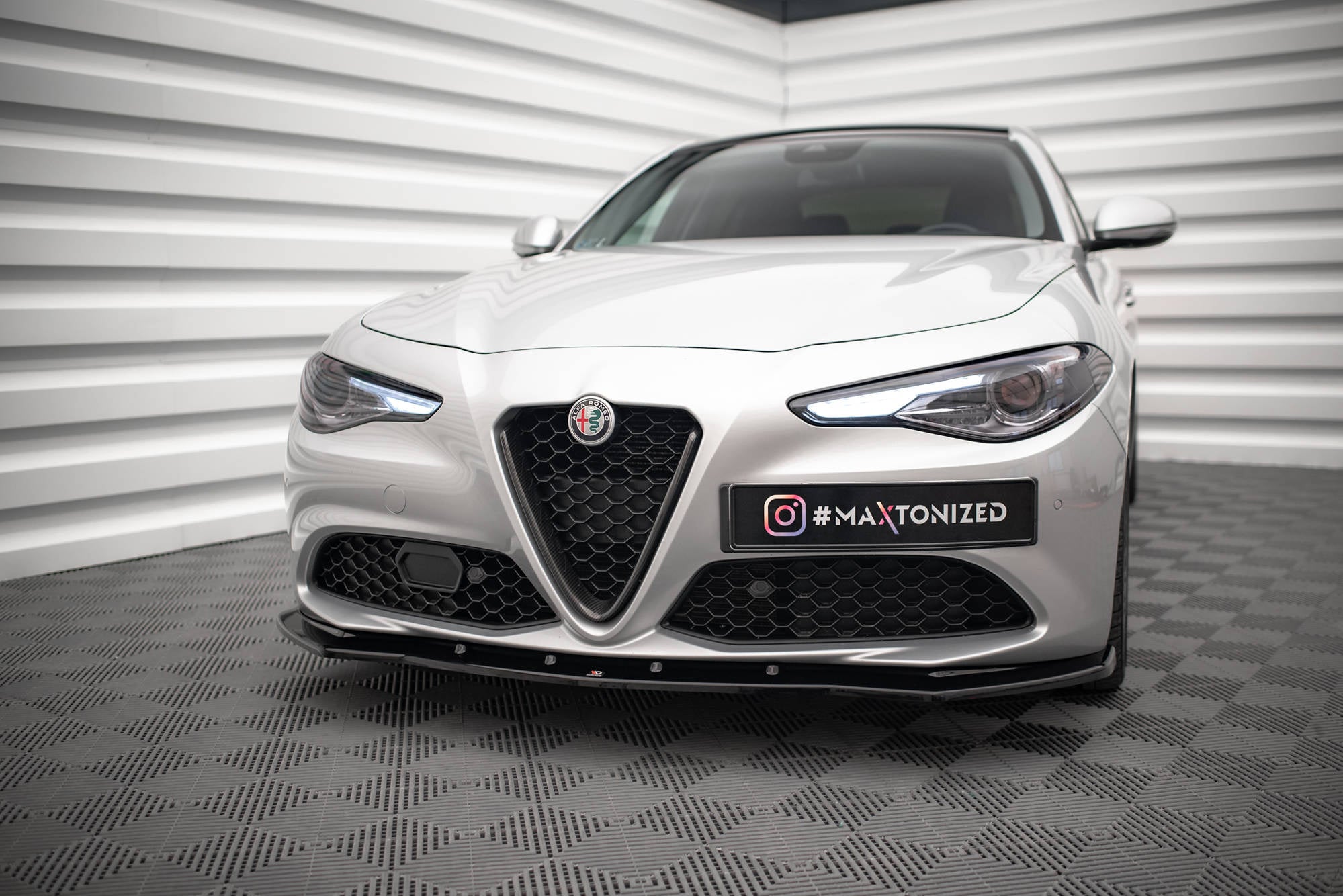Front Splitter V.1 suitable for Alfa Romeo Giulia Sport – Maxton