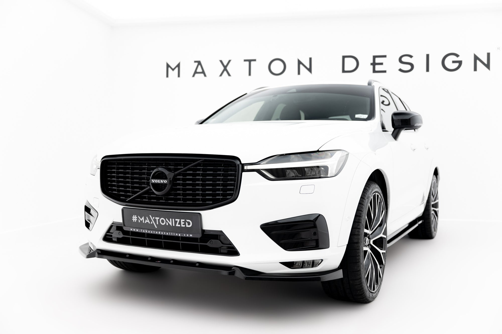 Lame Du Pare-Chocs Avant V.2 Volvo XC60 Mk2 R-Design – Maxton Design