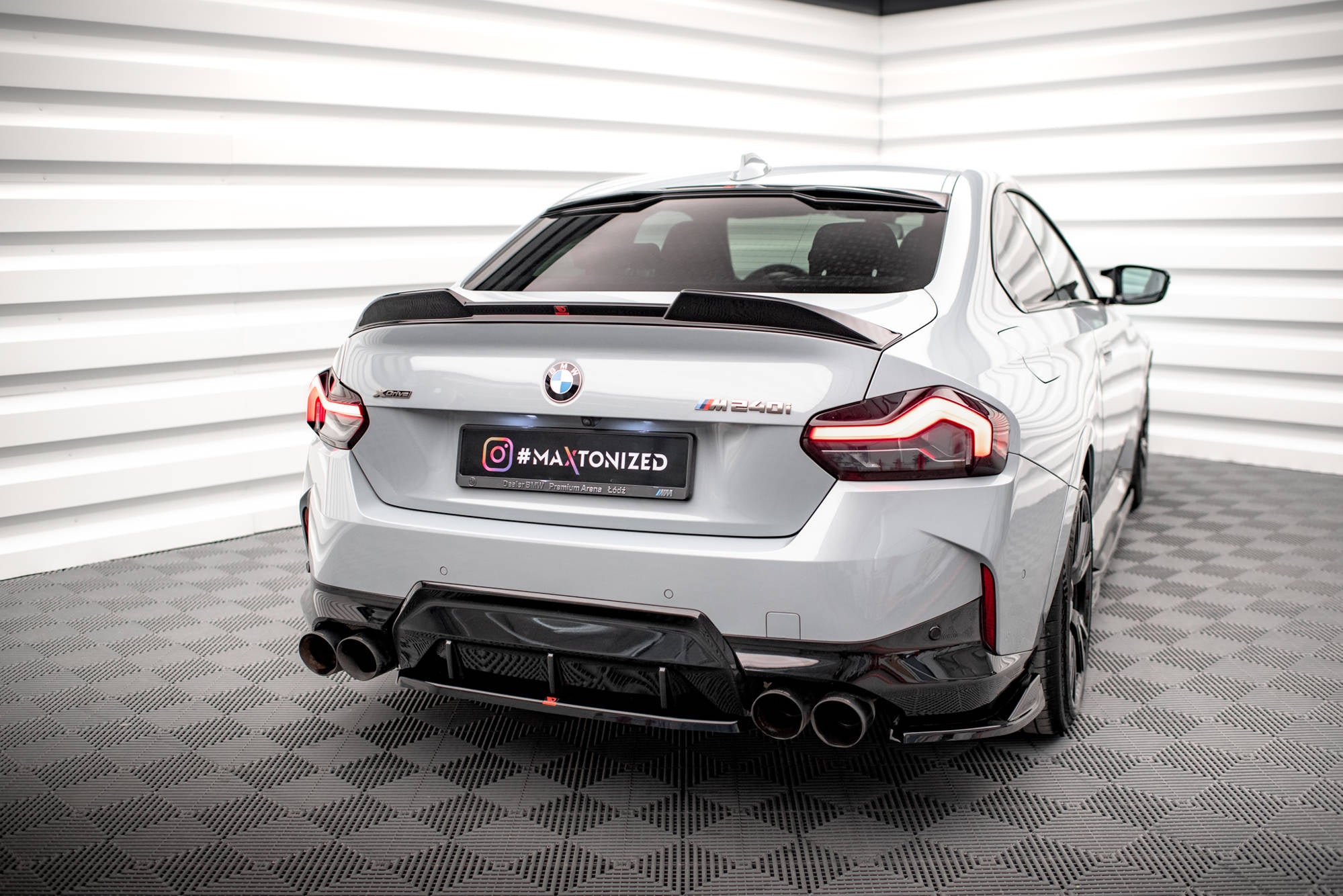  　M240i 　xDrive　（G42)　純正リアスポイラー　　ブラック s-l400.jpg