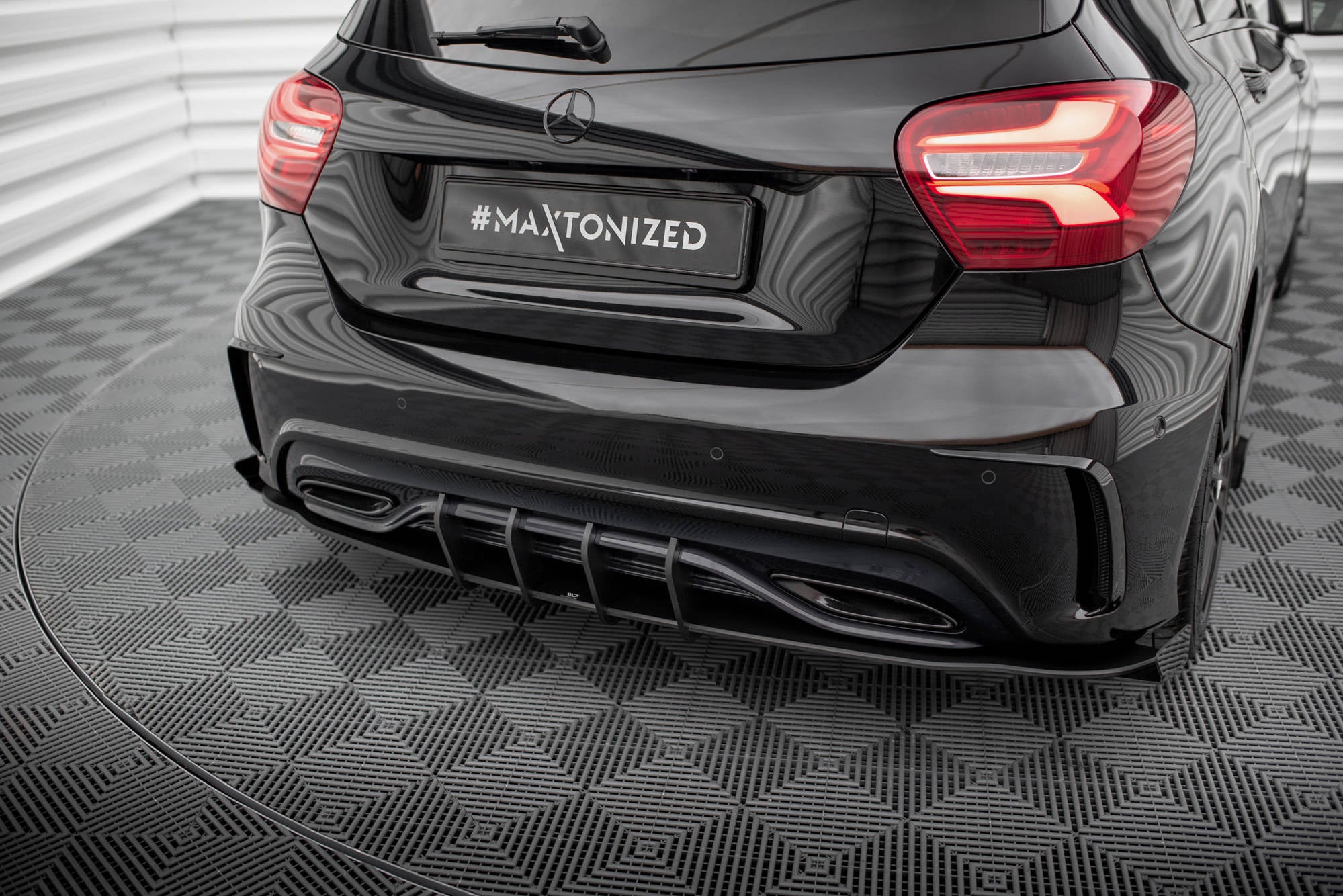 Street Pro Rear Side Splitters + Flaps suitable for Mercedes-Benz