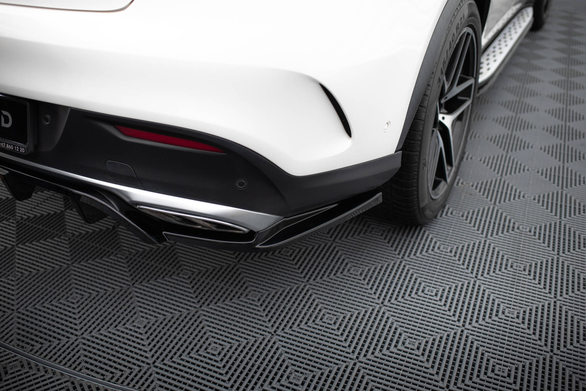 Central Rear Splitter With Vertical Bars Mercedes Amg Gle Coupe