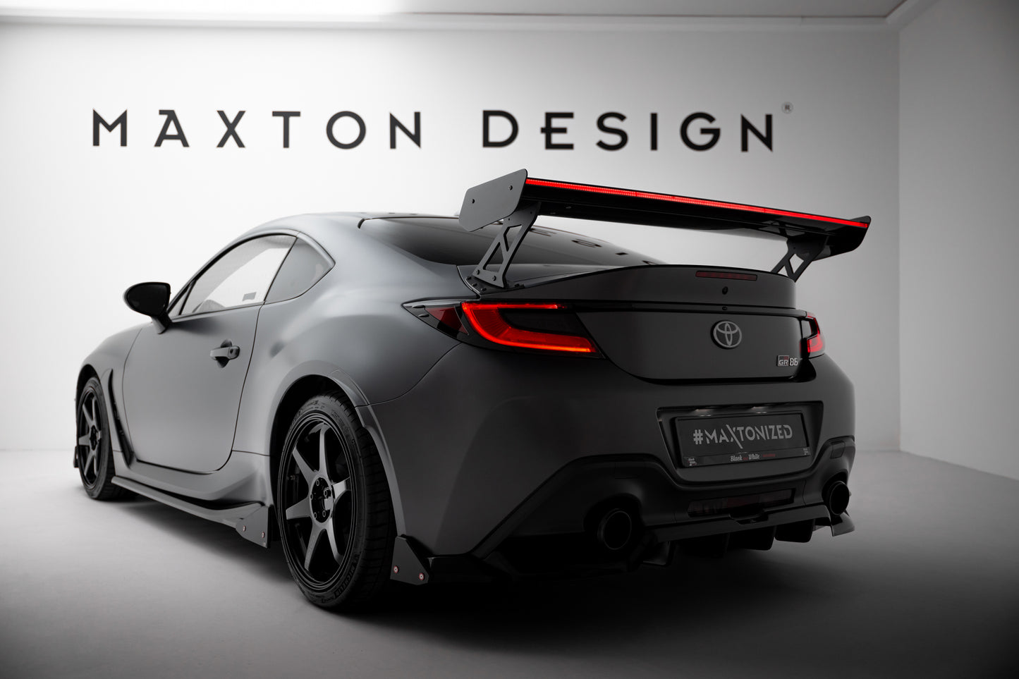 Carbon Spoiler With External Brackets Uprights suitable for Toyota GR86 / Subaru BRZ Mk2