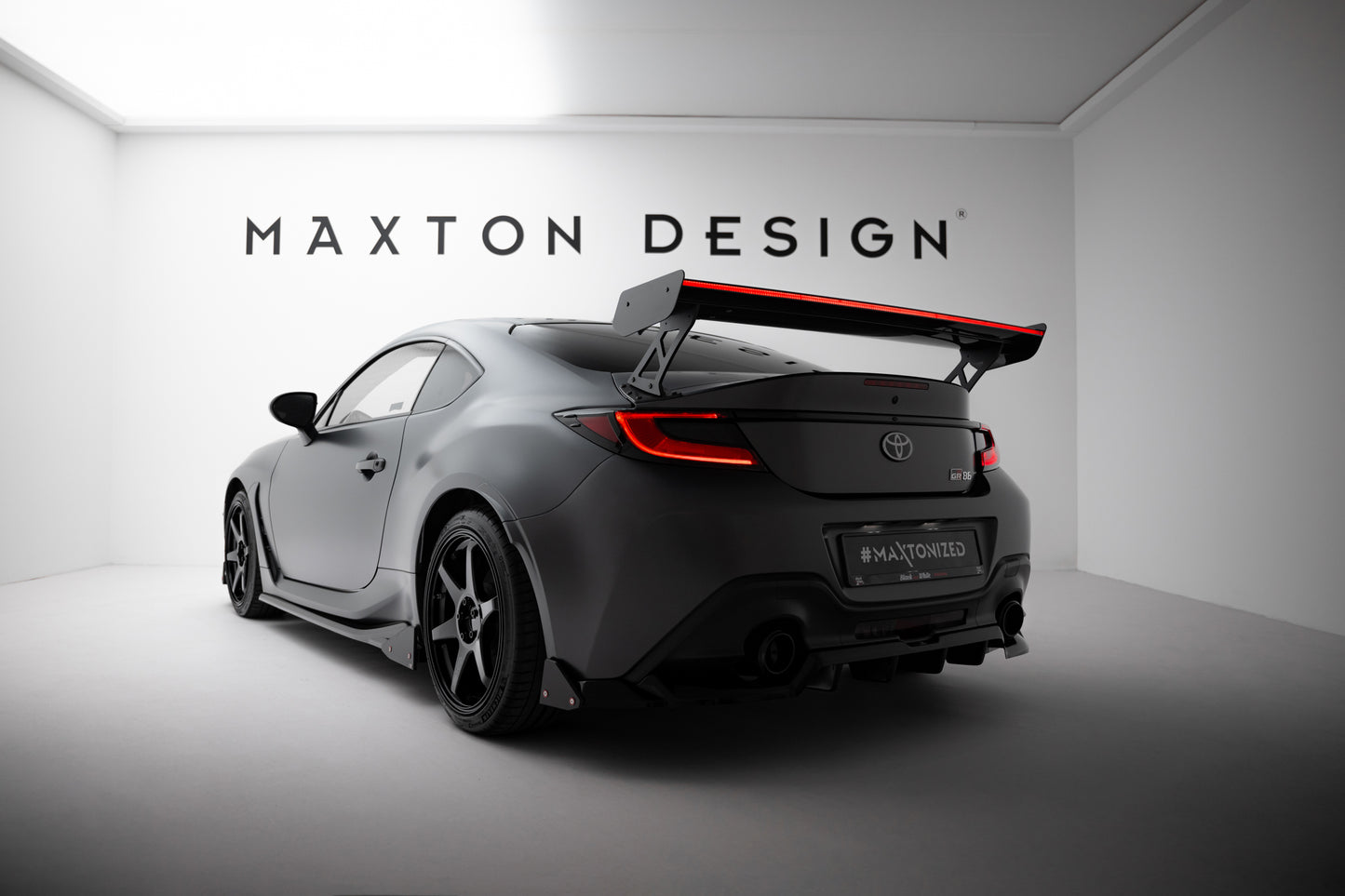 Carbon Spoiler With External Brackets Uprights suitable for Toyota GR86 / Subaru BRZ Mk2