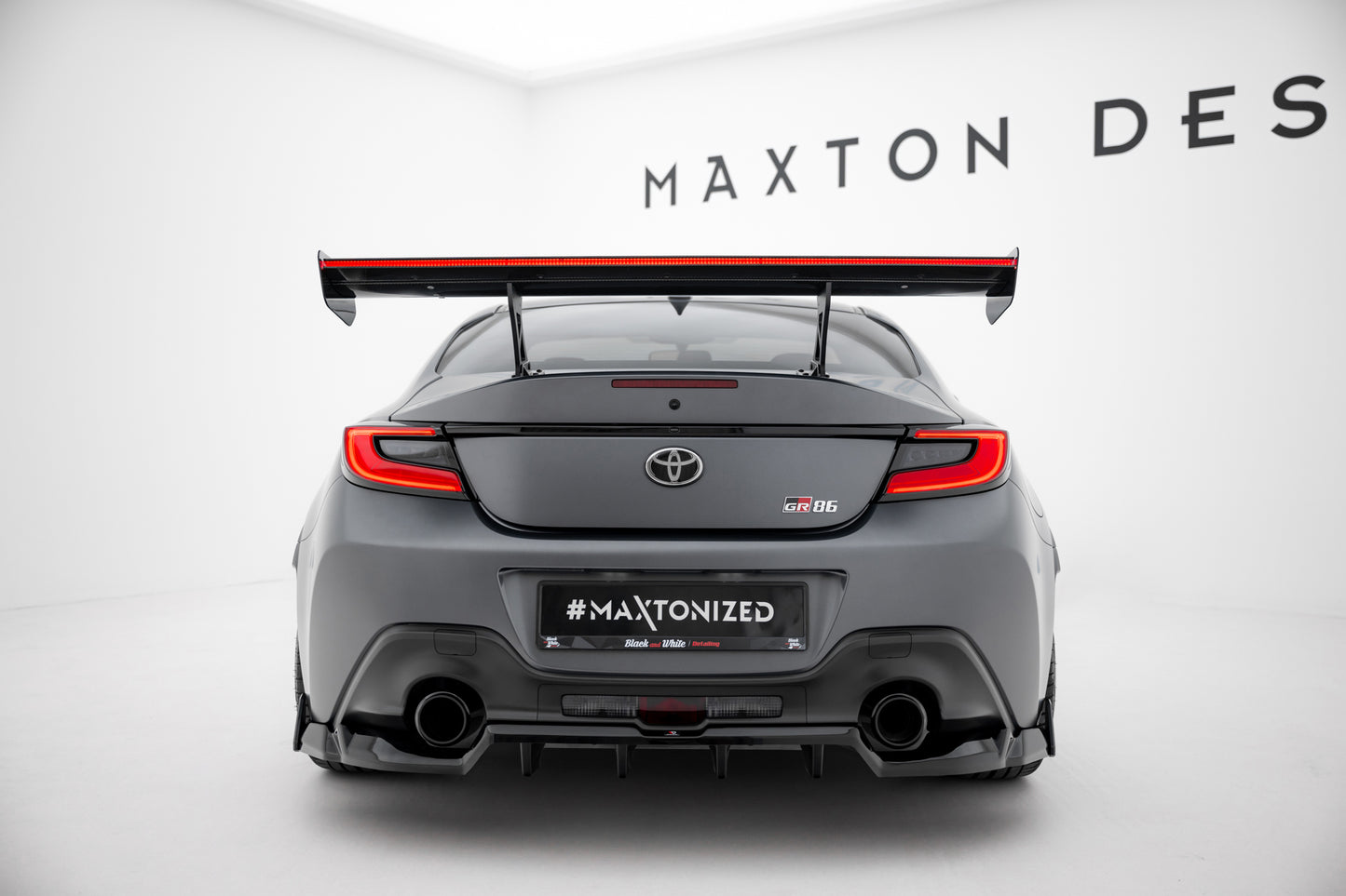 Karbonowy Spoiler Z Wewnętrznymi Wspornikami + LED pasujący do Toyota GR86 / Subaru BRZ Mk2