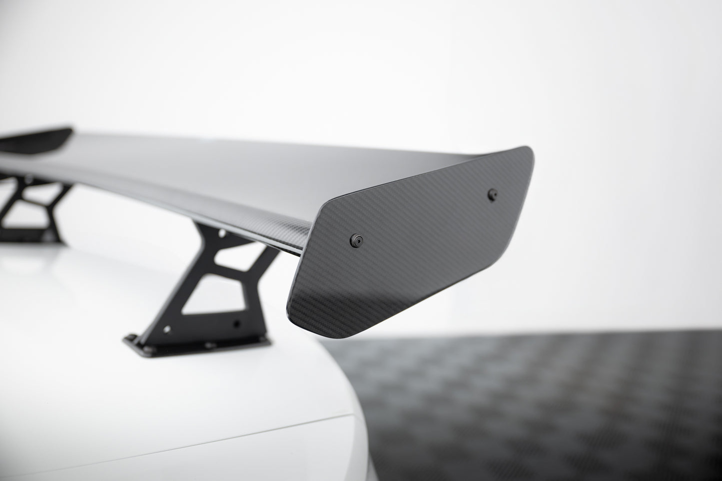 Carbon Spoiler With Internal Brackets Uprights + LED suitable for Volkswagen Jetta GLI Mk7