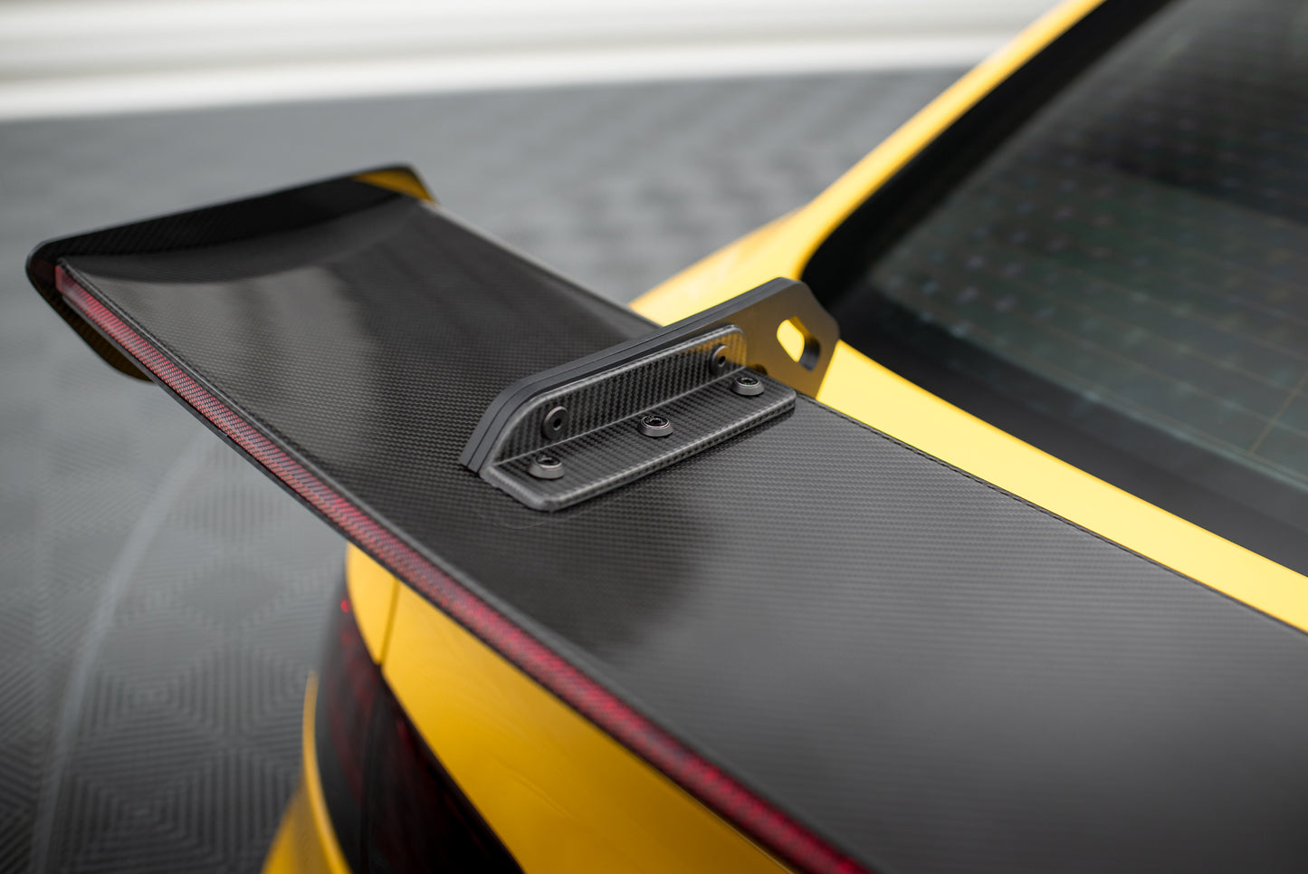 Carbon Spoiler With Upper Swan Mounting + LED suitable for Audi A5 Coupe 8T