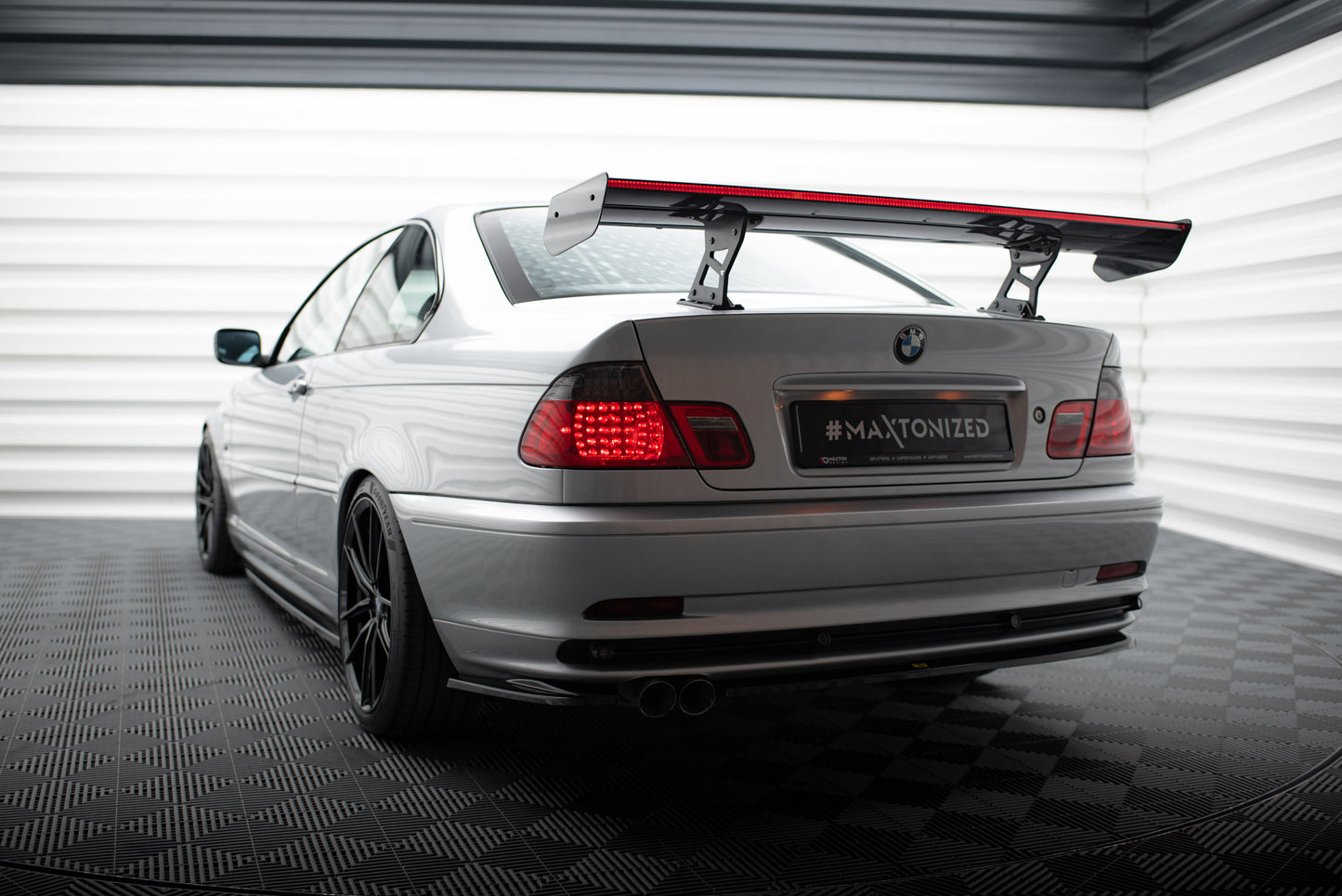 Carbon Spoiler With Internal Brackets Uprights + LED suitable for BMW 3 Coupe E46