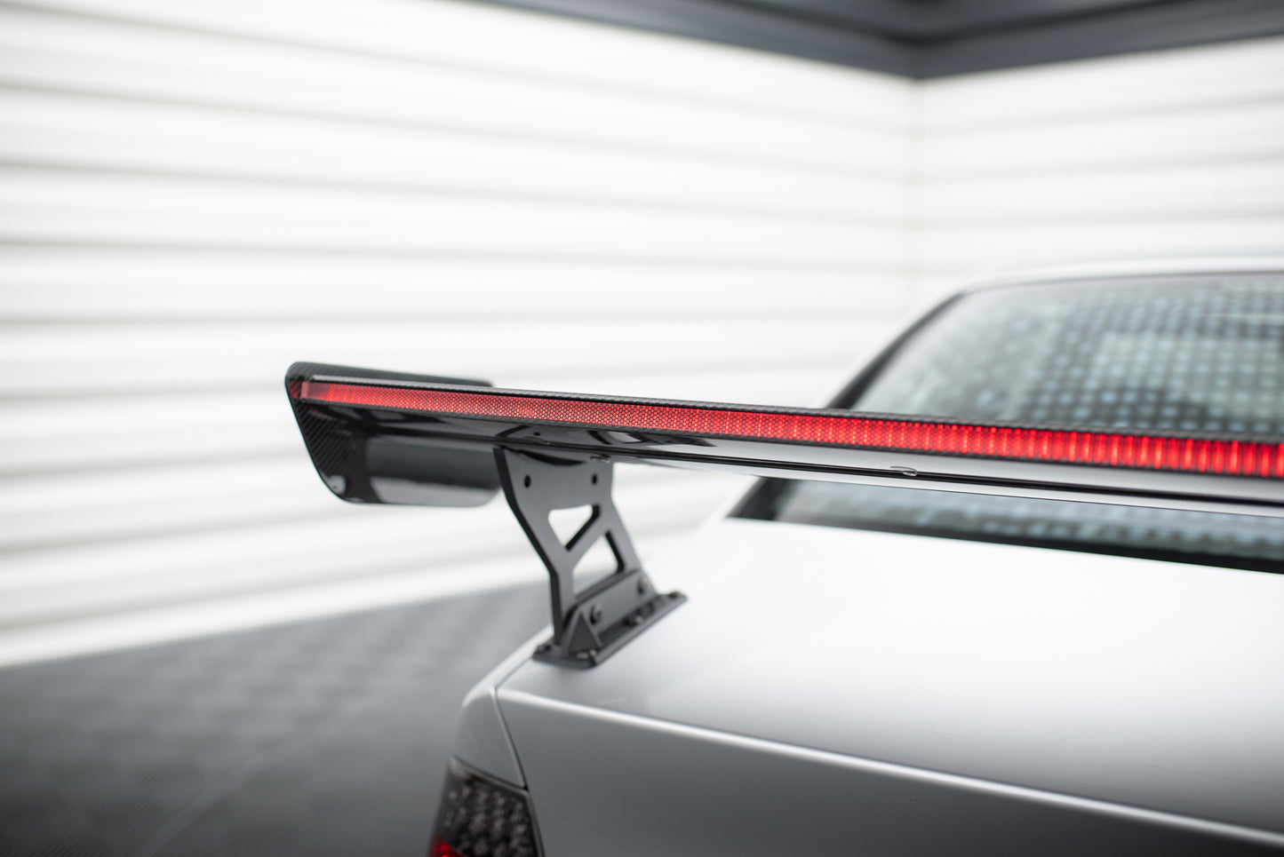Carbon Spoiler With External Brackets Uprights + LED suitable for BMW 3 Coupe E46