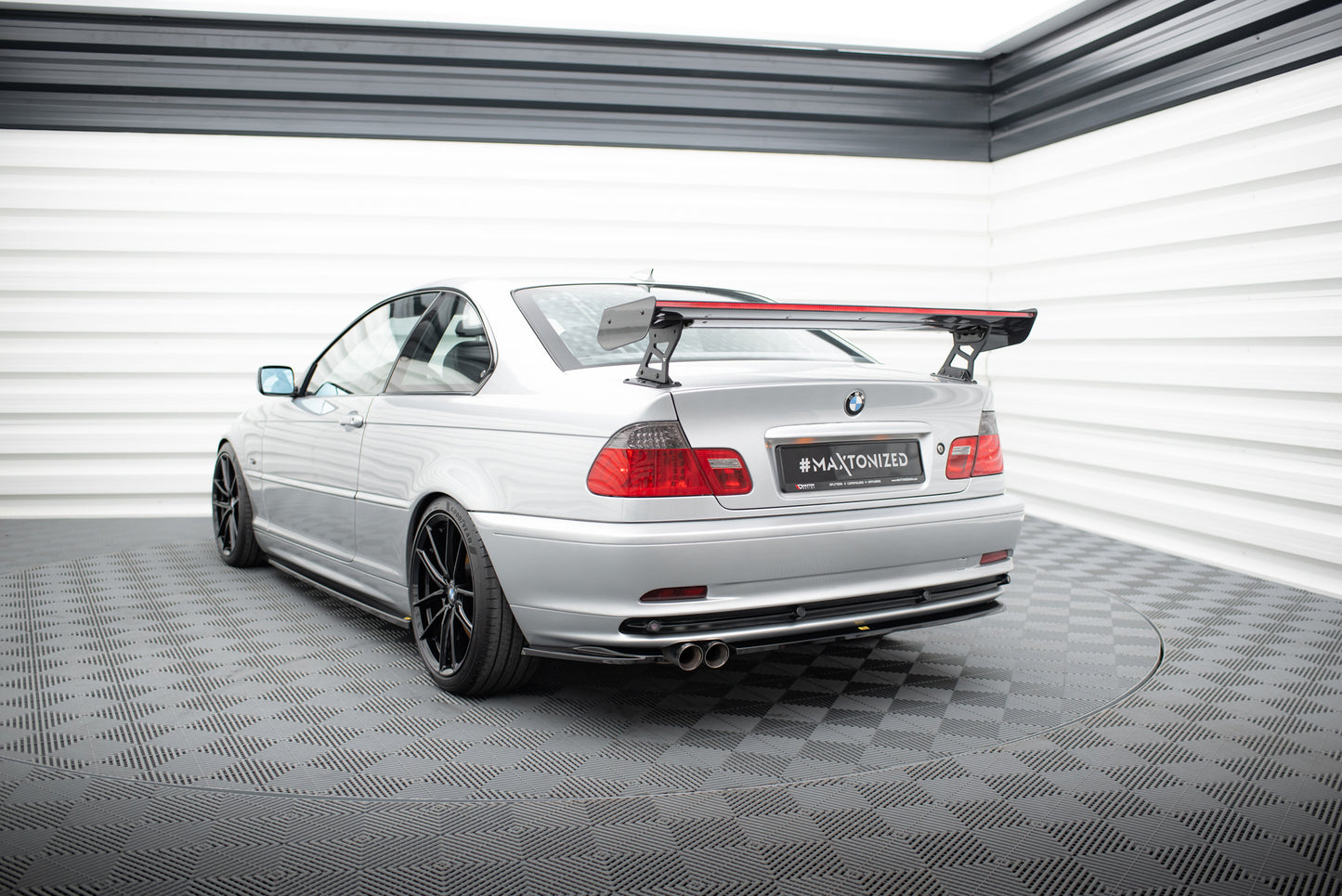 Carbon Spoiler With External Brackets Uprights + LED suitable for BMW 3 Coupe E46
