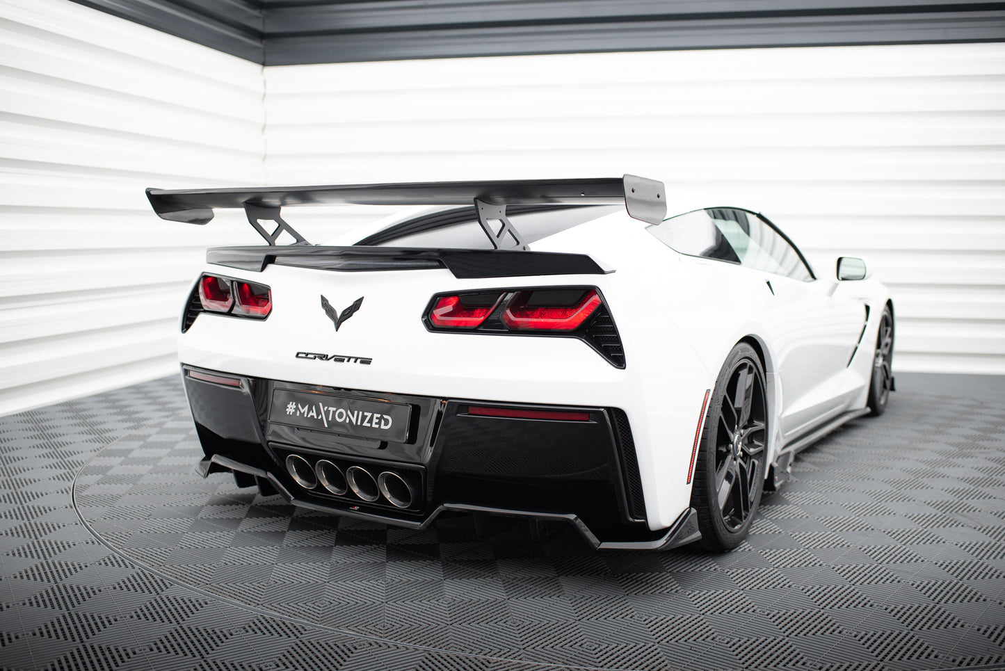 Carbon Spoiler With Internal Brackets Uprights suitable for Chevrolet Corvette Stingray / Grand Sport C7