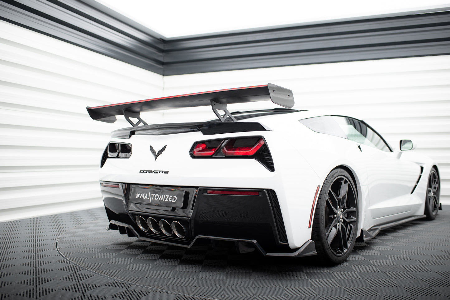 Carbon Spoiler With Internal Brackets Uprights + LED suitable for Chevrolet Corvette Stingray / Grand Sport C7
