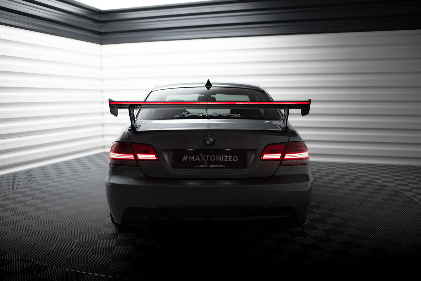Karbonowy Spoiler Z Zewnętrznymi Wspornikami + LED pasujący do BMW 3 / M3 Coupe E92/E92 Facelift