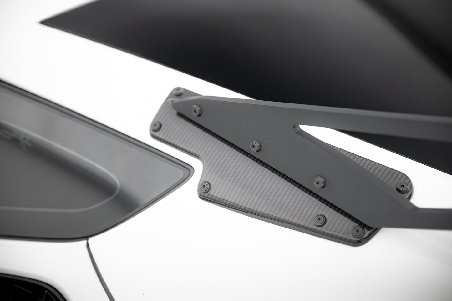 Carbon Spoiler With Upper Swan Mounting + LED suitable for Chevrolet Corvette Stingray / Grand Sport C7