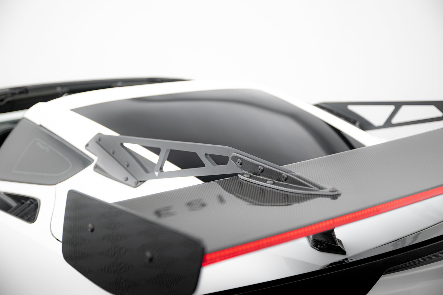 Carbon Spoiler With Upper Swan Mounting + LED suitable for Chevrolet Corvette Stingray / Grand Sport C7