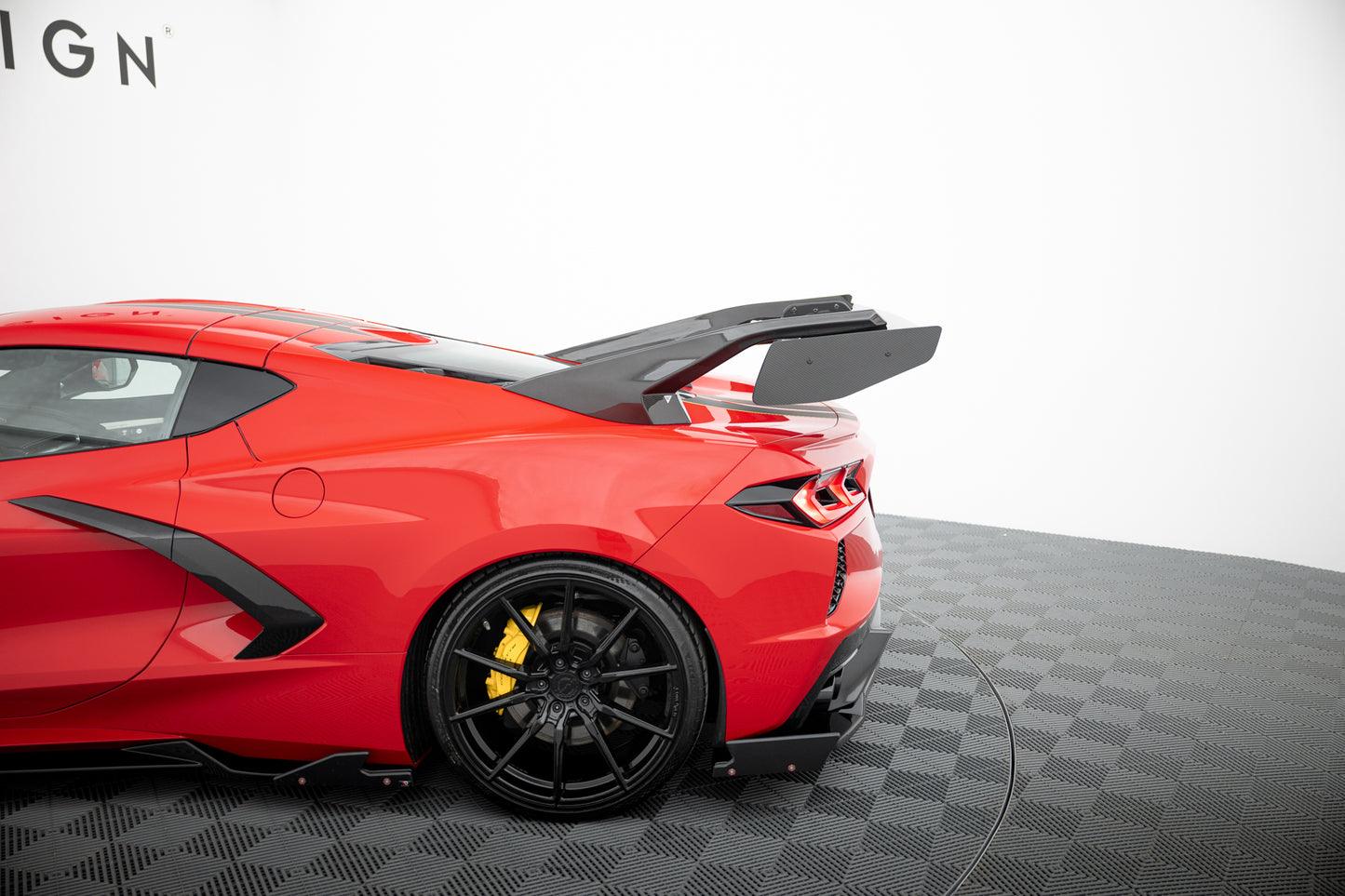 Carbon Spoiler suitable for Chevrolet Corvette C8