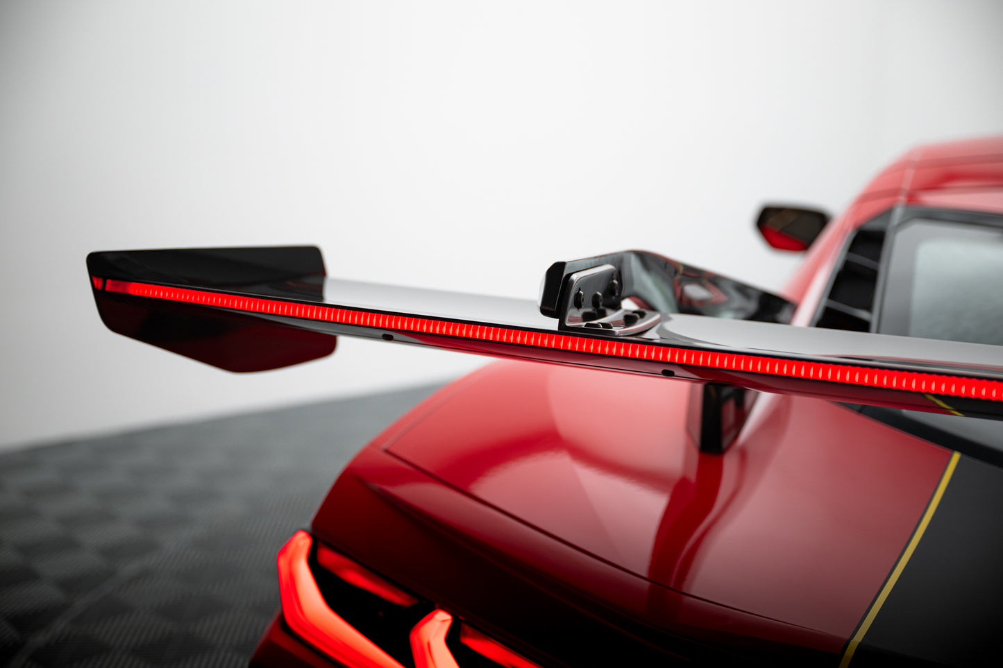 Carbon Spoiler + LED suitable for Chevrolet Corvette C8
