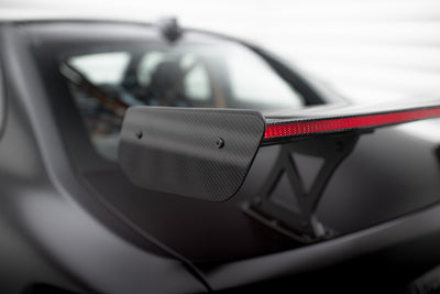 Karbonowy Spoiler Z Wewnętrznymi Wspornikami + LED pasujący do BMW M2 F87 / 2 / 2 M-Pack F22