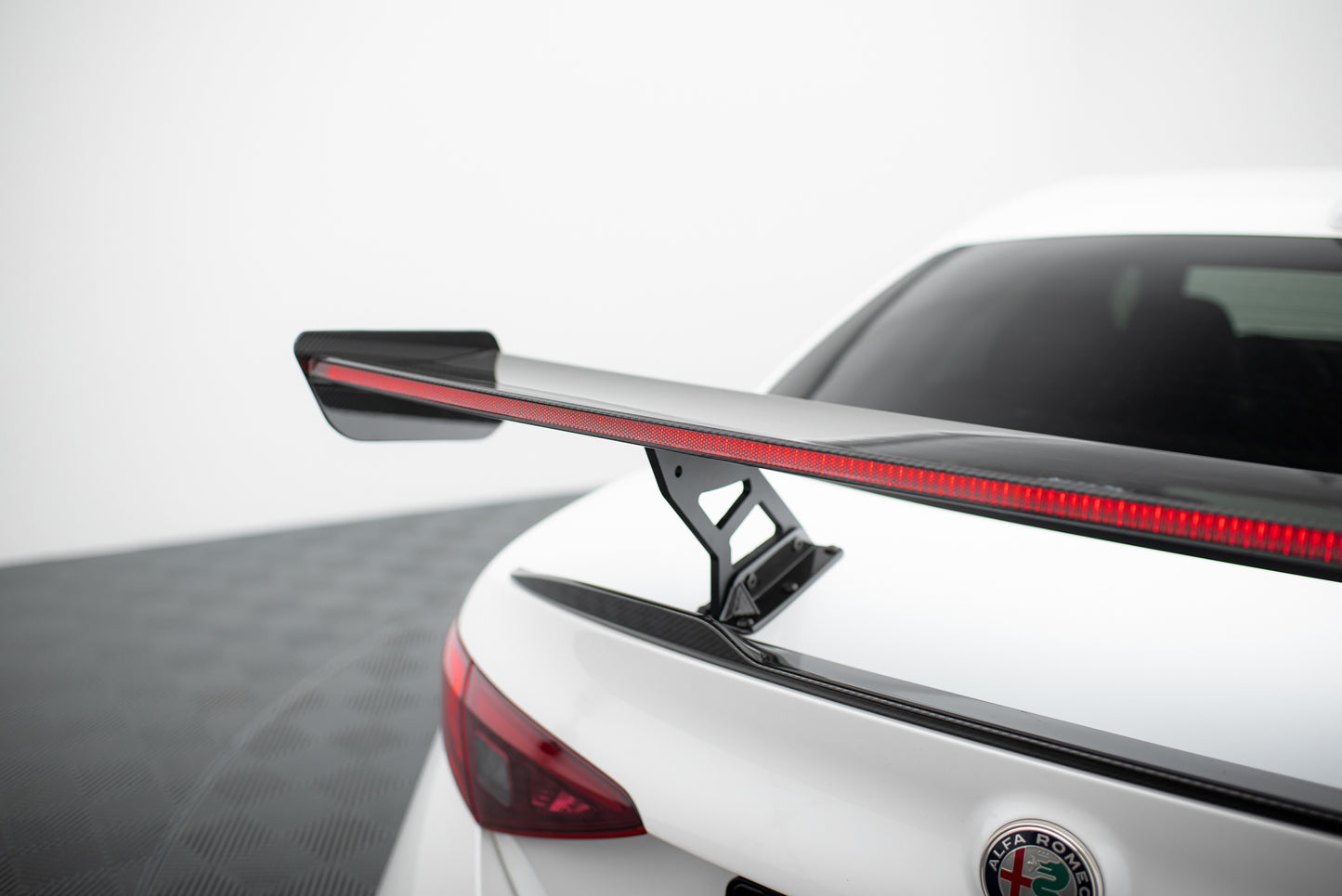Carbon Spoiler + LED suitable for Alfa Romeo Giulia Quadrifoglio
