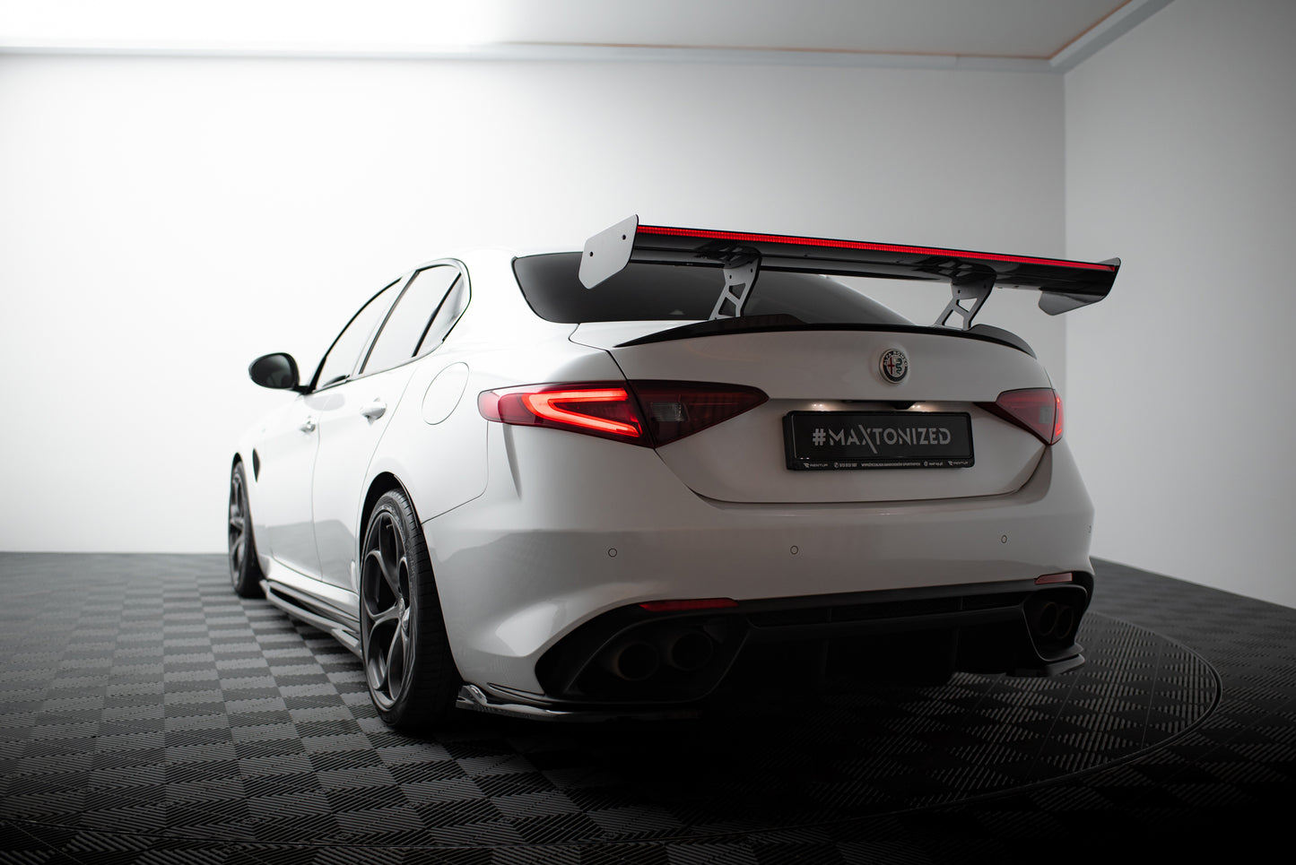 Carbon Spoiler + LED suitable for Alfa Romeo Giulia Quadrifoglio