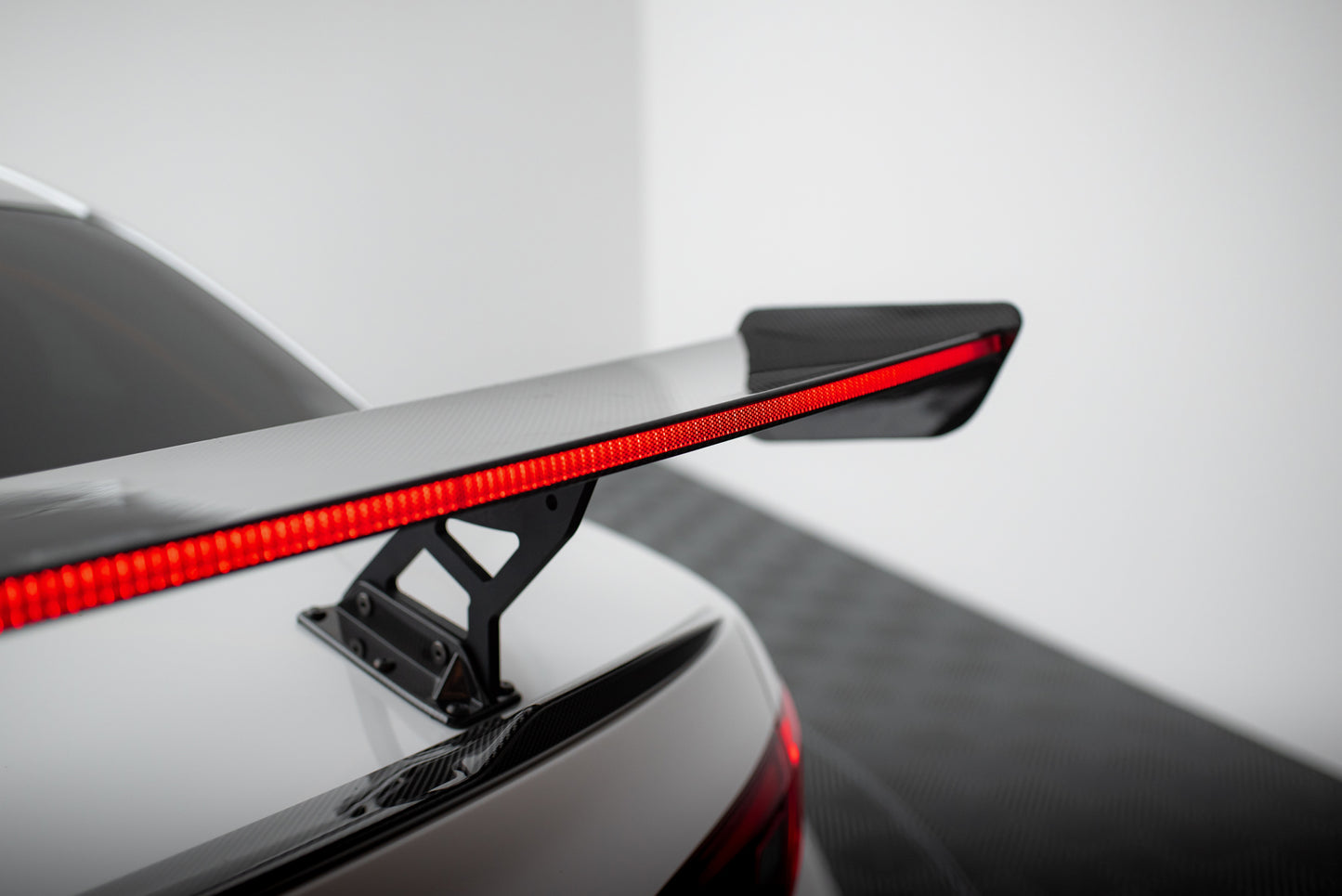 Carbon Spoiler + LED suitable for Alfa Romeo Giulia Quadrifoglio