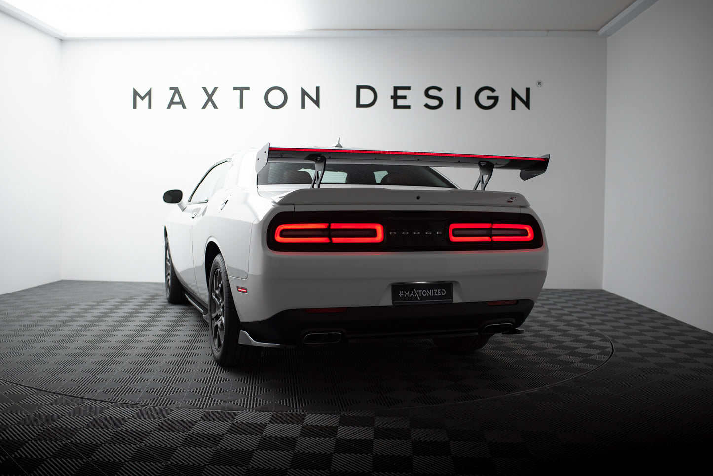 Carbon Spoiler + LED suitable for Dodge Challenger Mk3