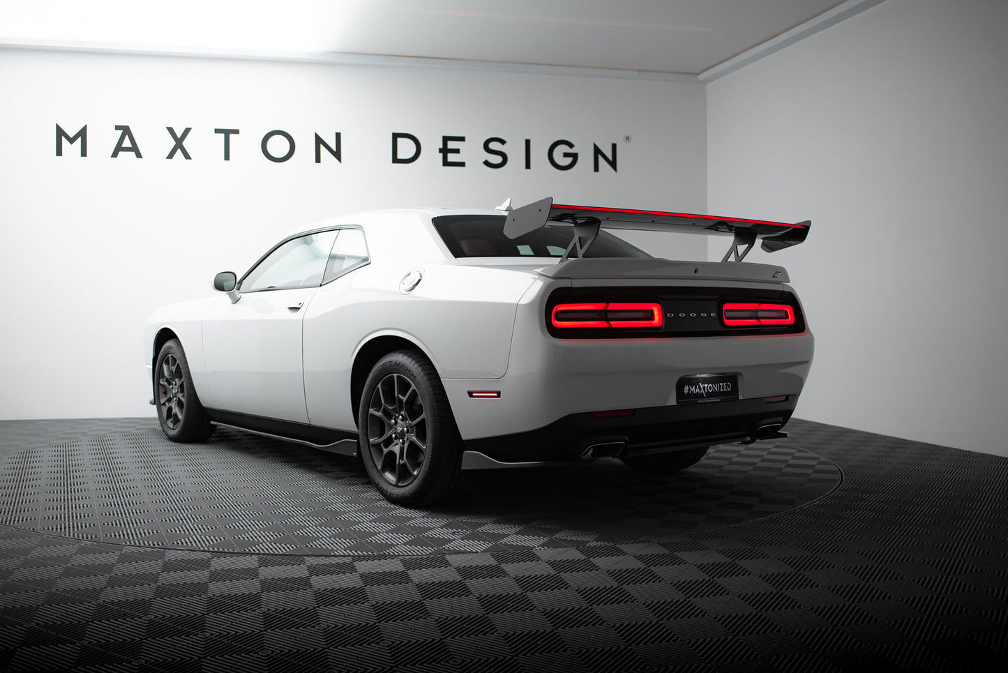 Carbon Spoiler + LED suitable for Dodge Challenger Mk3