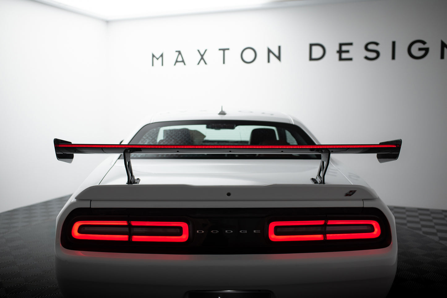 Carbon Spoiler + LED suitable for Dodge Challenger Mk3