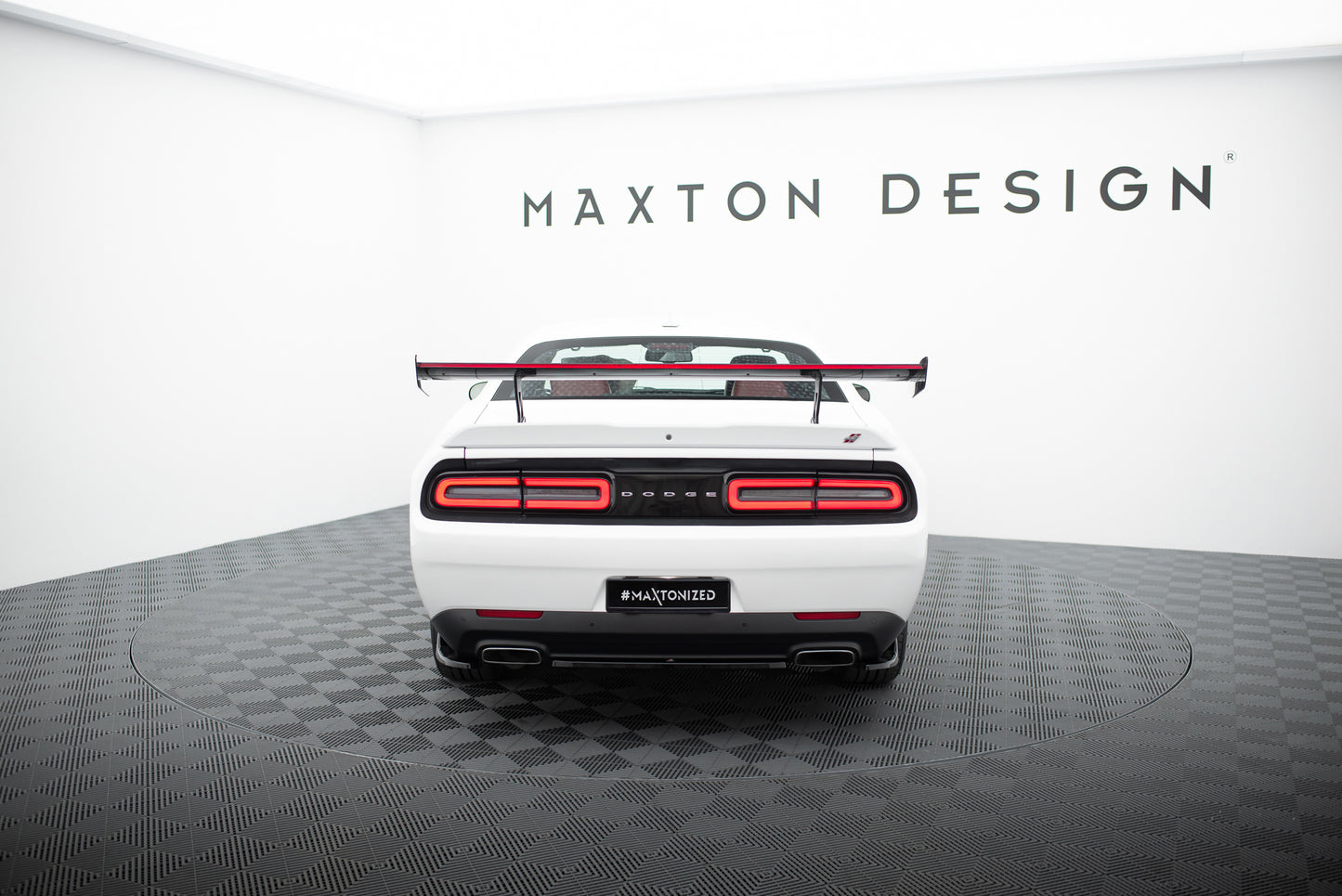 Carbon Spoiler + LED suitable for Dodge Challenger Mk3