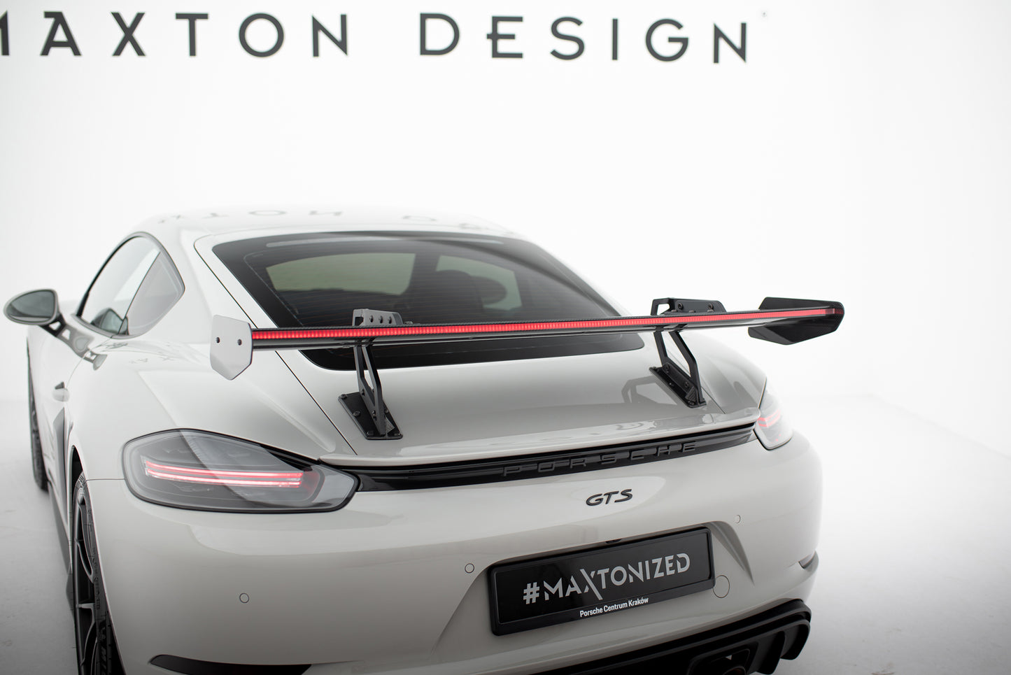 Karbonowy Spoiler Z Górnymi Mocowaniami V.2 + LED suitable for Porsche 718 Cayman 982c