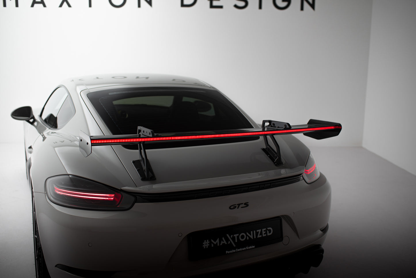 Karbonowy Spoiler Z Górnymi Mocowaniami V.2 + LED suitable for Porsche 718 Cayman 982c