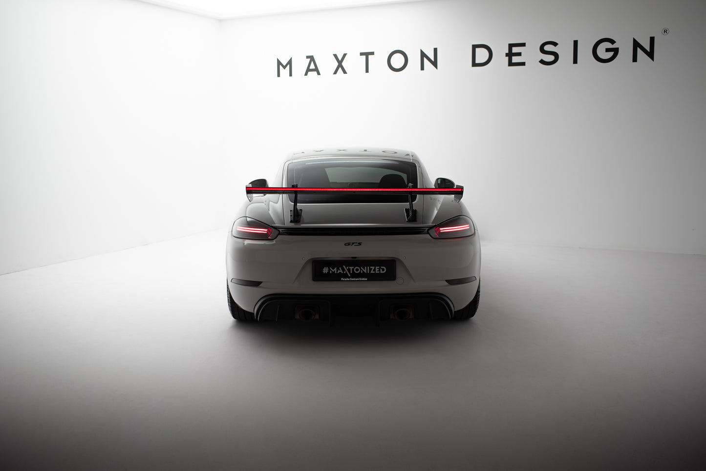 Karbonowy Spoiler Z Górnymi Mocowaniami V.2 + LED suitable for Porsche 718 Cayman 982c