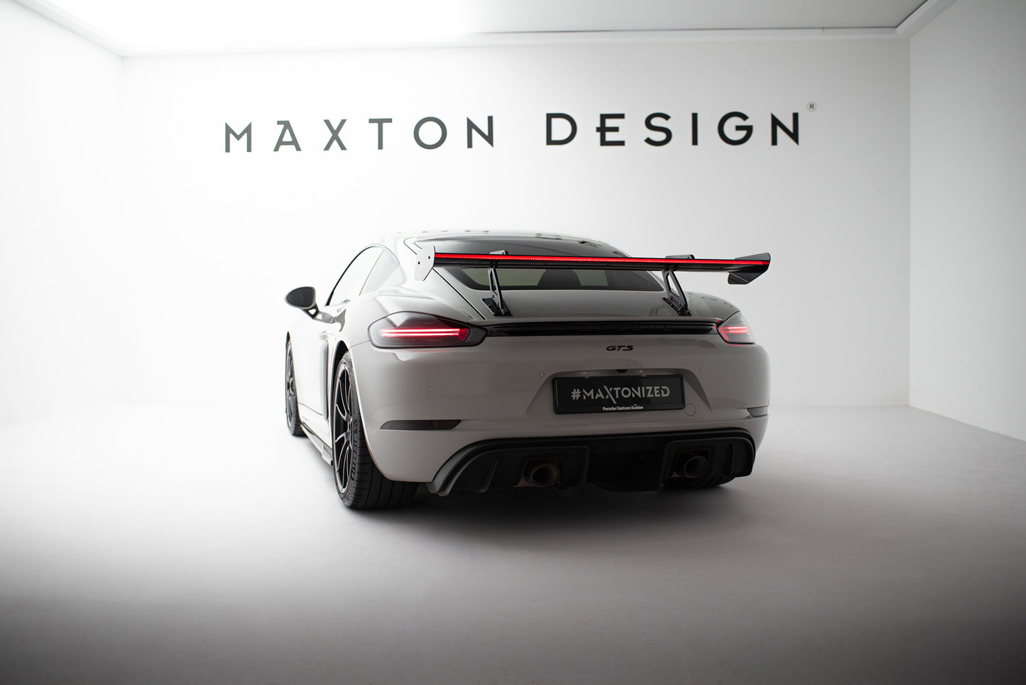 Carbon Spoiler With Upper Swan Mounting V.1 + LED suitable for Porsche 718 Cayman 982c