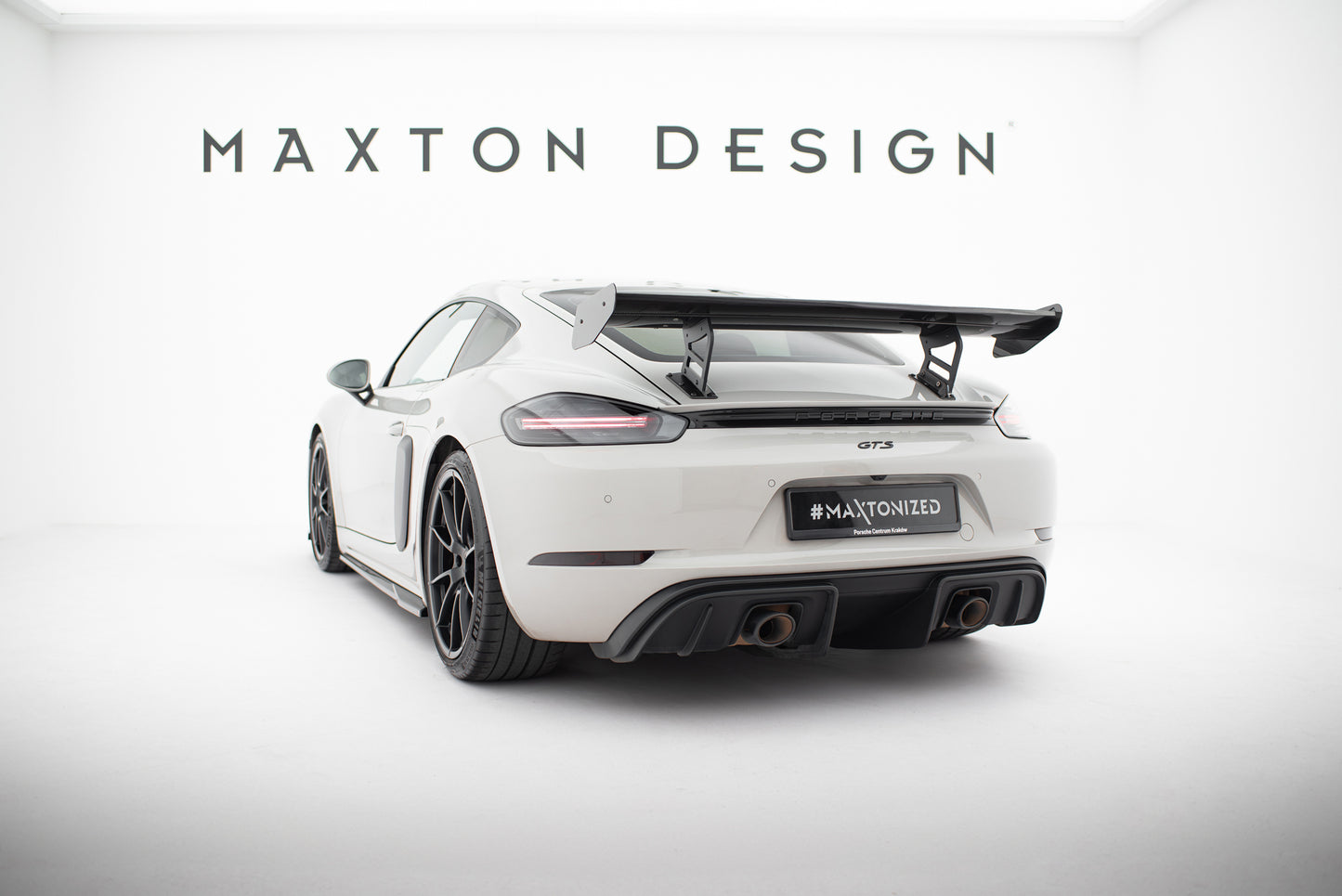 Carbon Spoiler With Internal Brackets Uprights V.2 suitable for Porsche 718 Cayman 982c