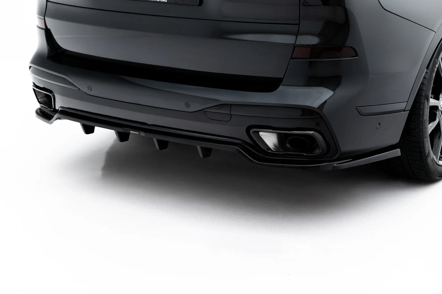 Hinten Splitter (mit einem vertikalem balken) BMW X7 M-Pack G07