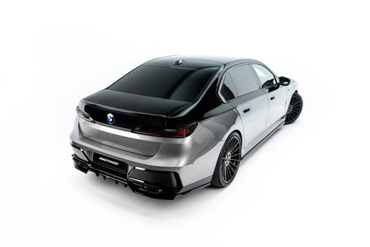 Zestaw Splitterów pasujący do BMW M760e G70