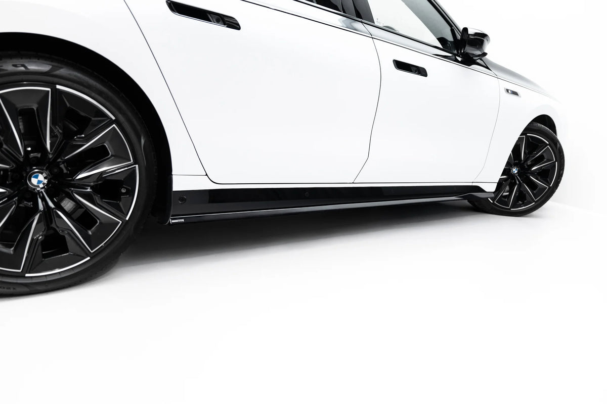 Rajouts Des Bas De Caisse V.2 compatible avec BMW i7 e-Drive50 M-Pack / i7 x-Drive60 M-Pack / i7 M70 xDrive M-Pack G70