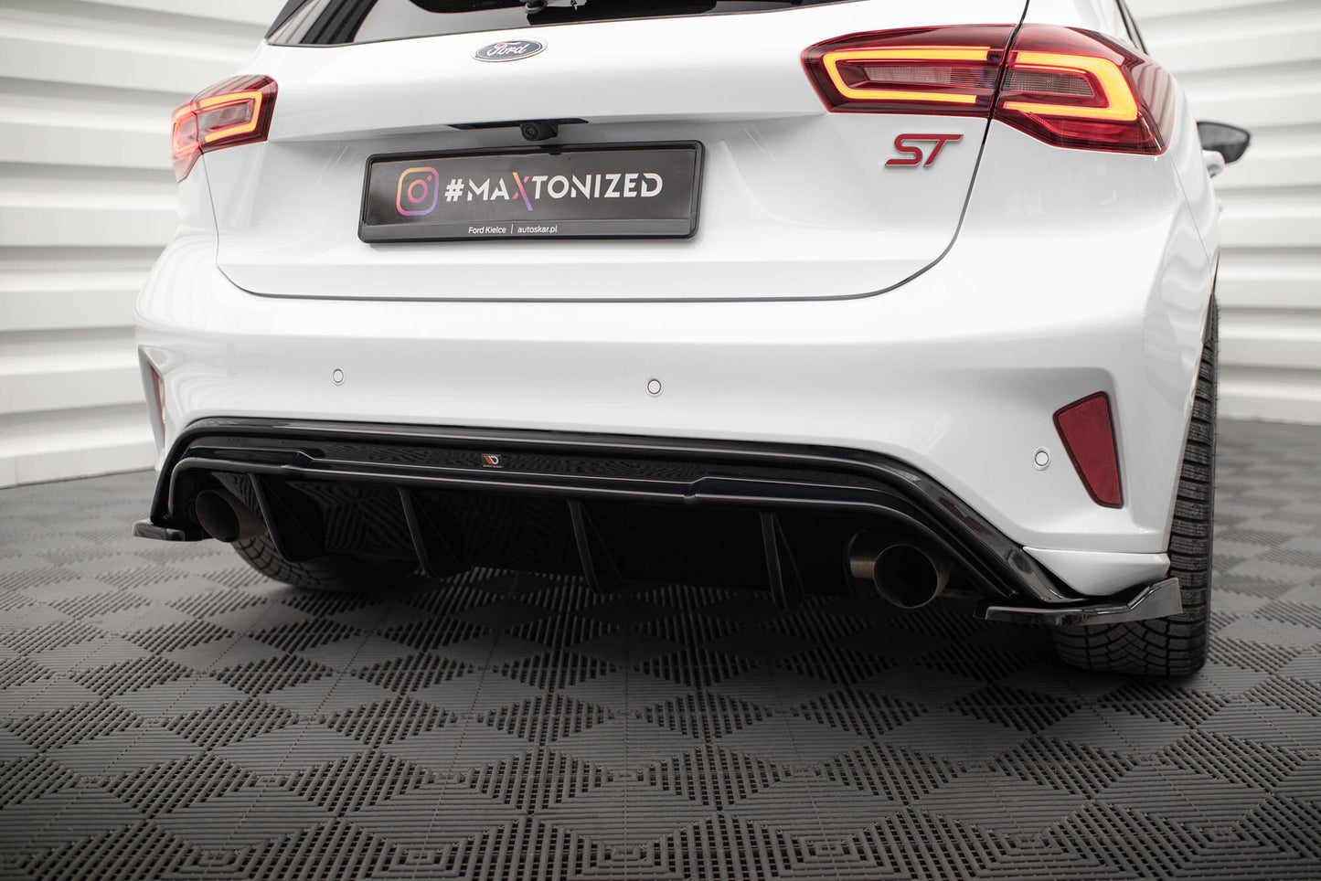 Rear Valance V.3 Ford Focus Hatchback ST Mk4 