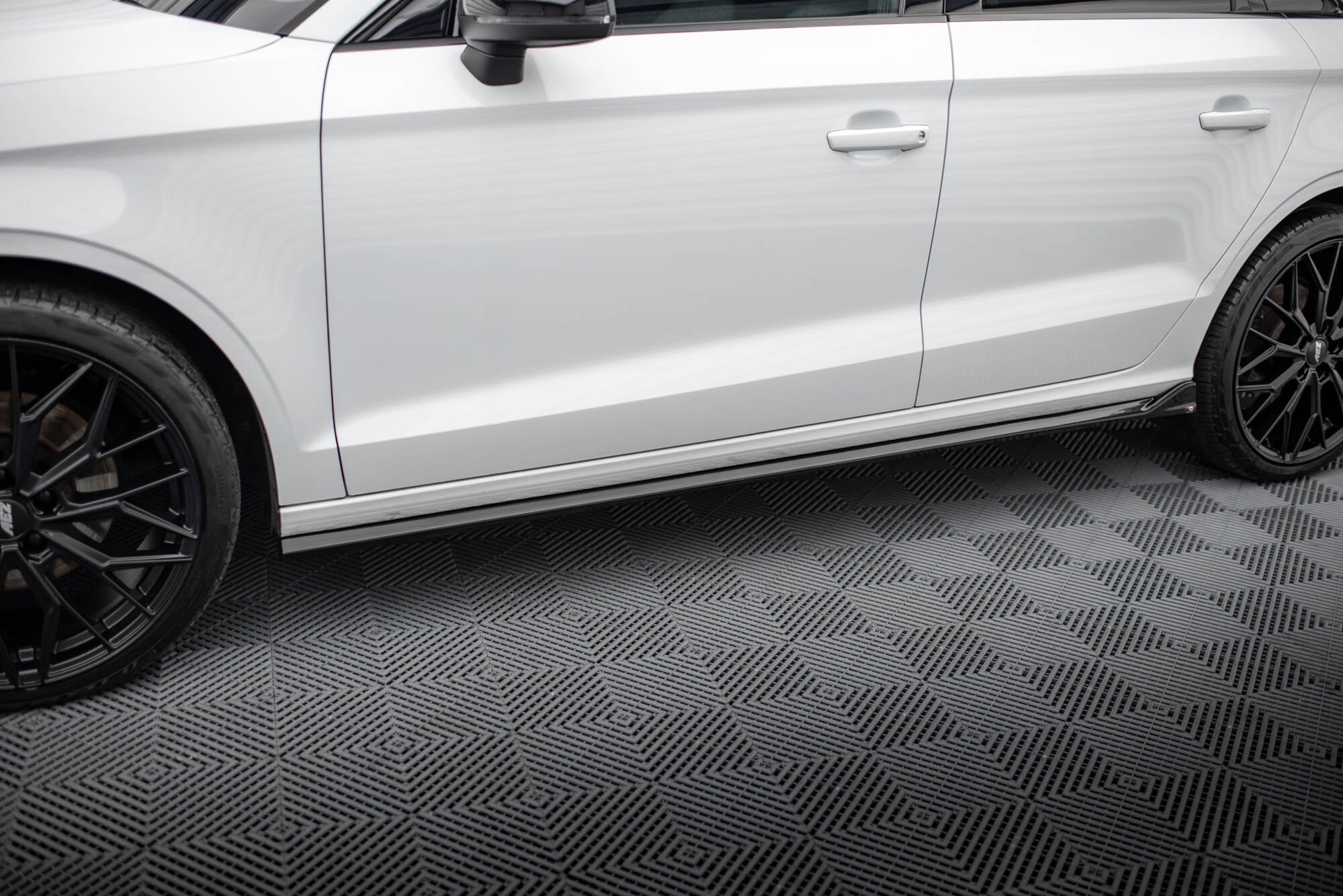 pol_pl_Dokladki-Progow-Audi-A3