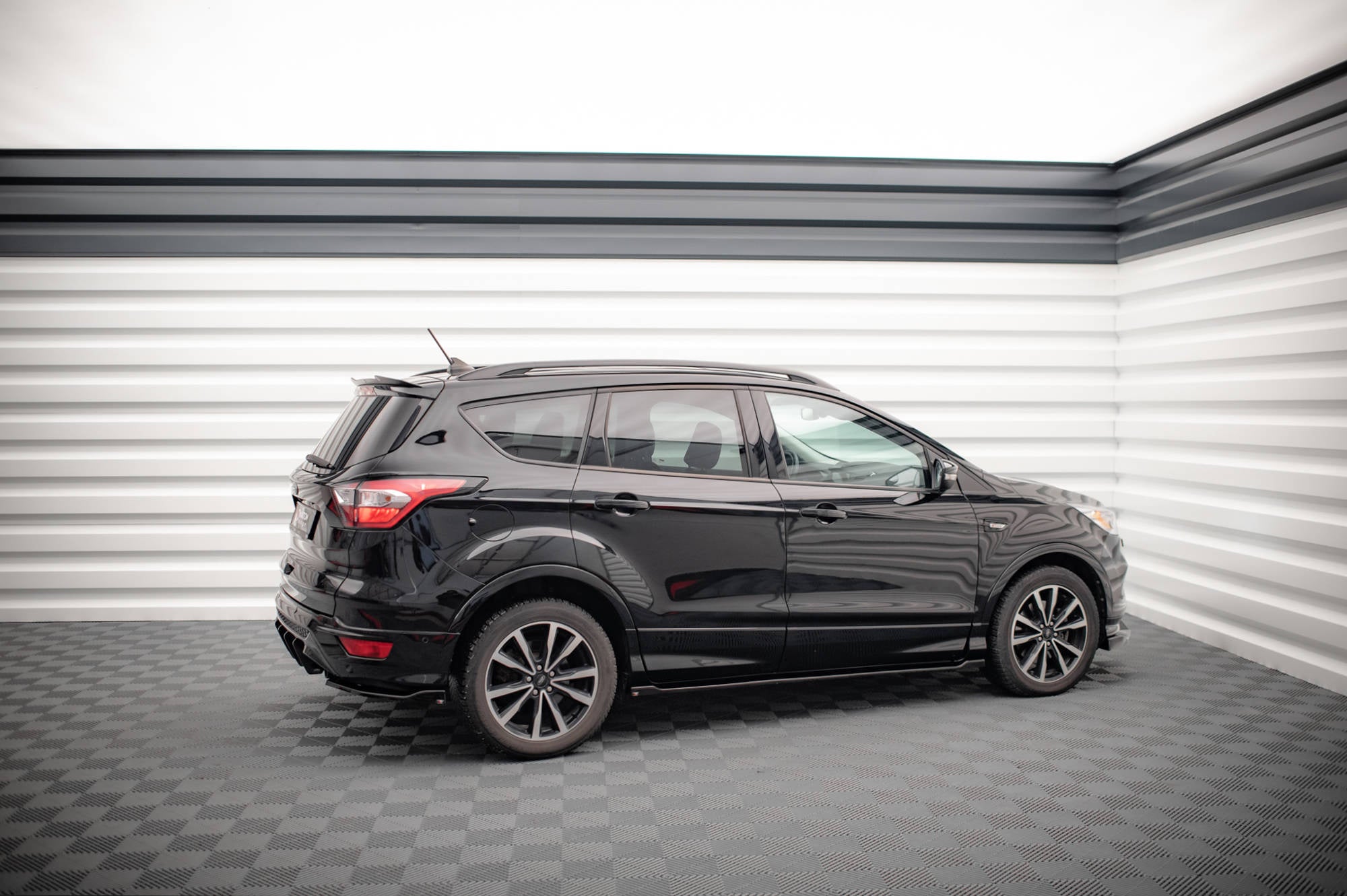 Side Skirts Diffusers Ford Escape ST-Line Mk3 – Maxton Design