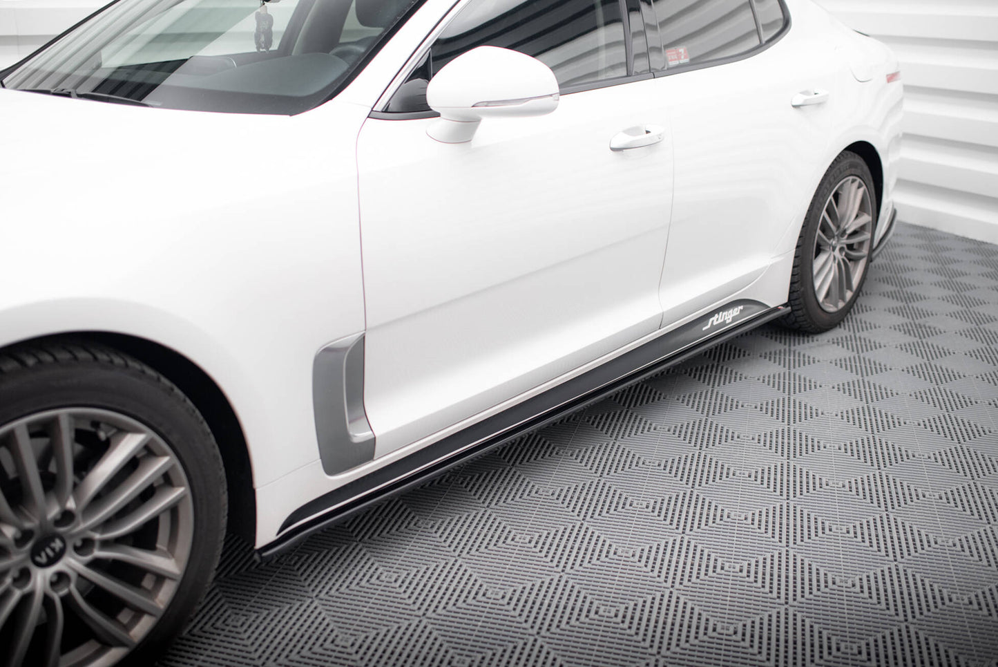 Side Skirts Diffusers Kia Stinger GT / GT-Line / Standard Mk1