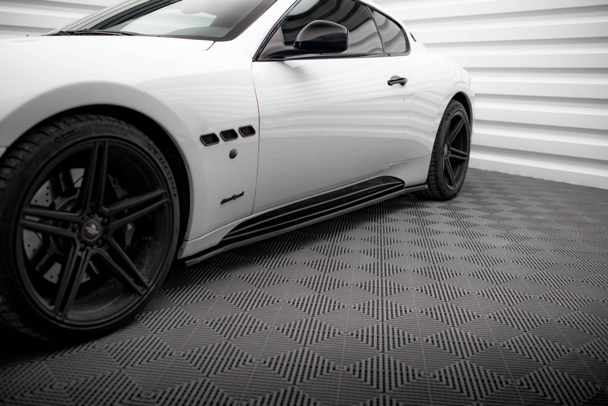 Side Skirts Diffusers Maserati Granturismo S Mk1 – Maxton Design
