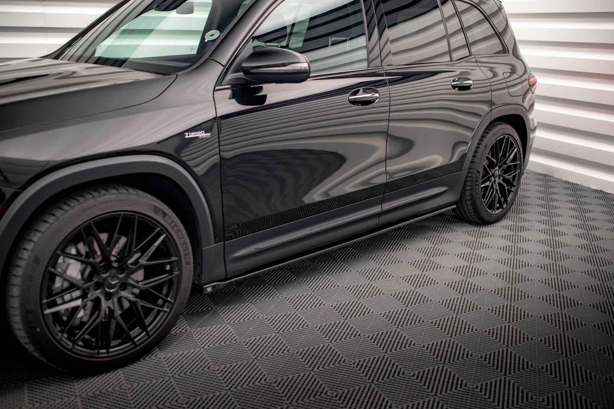 Side Skirts Diffusers suitable for Mercedes-AMG GLB 35 / AMG-Line