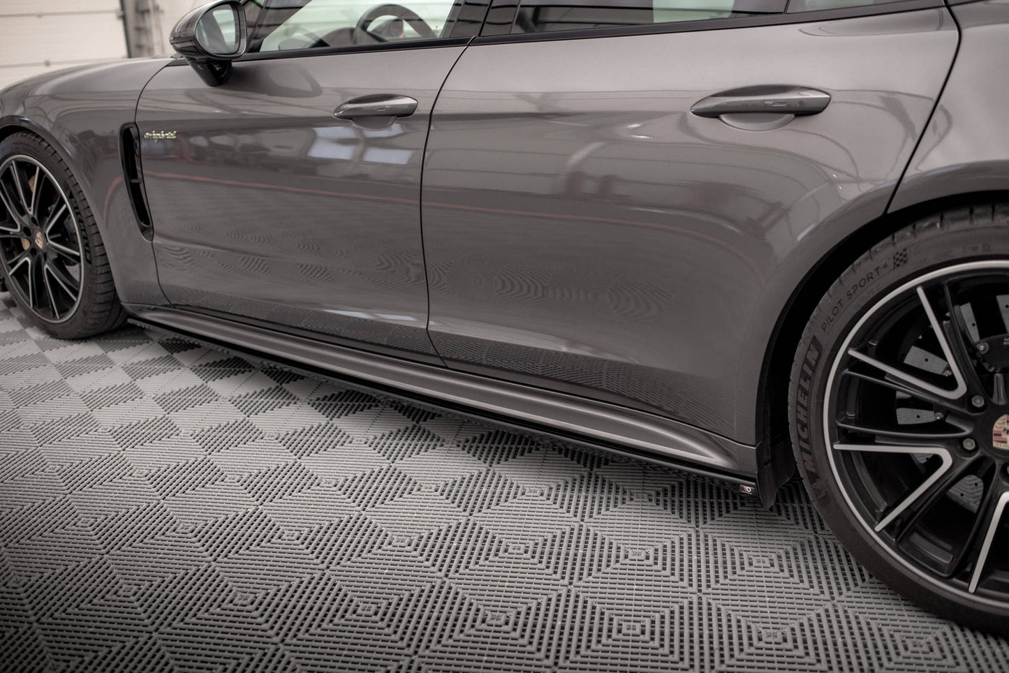 Side Skirts Diffusers V.1 Porsche Panamera Turbo S E-Hybrid / Panamera E-Hybrid / Panamera 4S 971