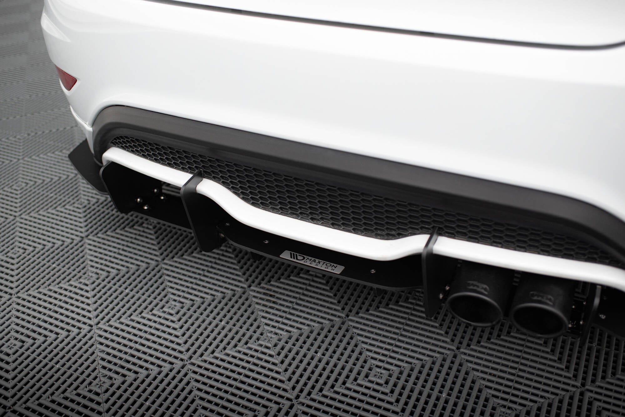Rear Diffuser V.2 Ford Fiesta Mk7 ST FL – Maxton Design
