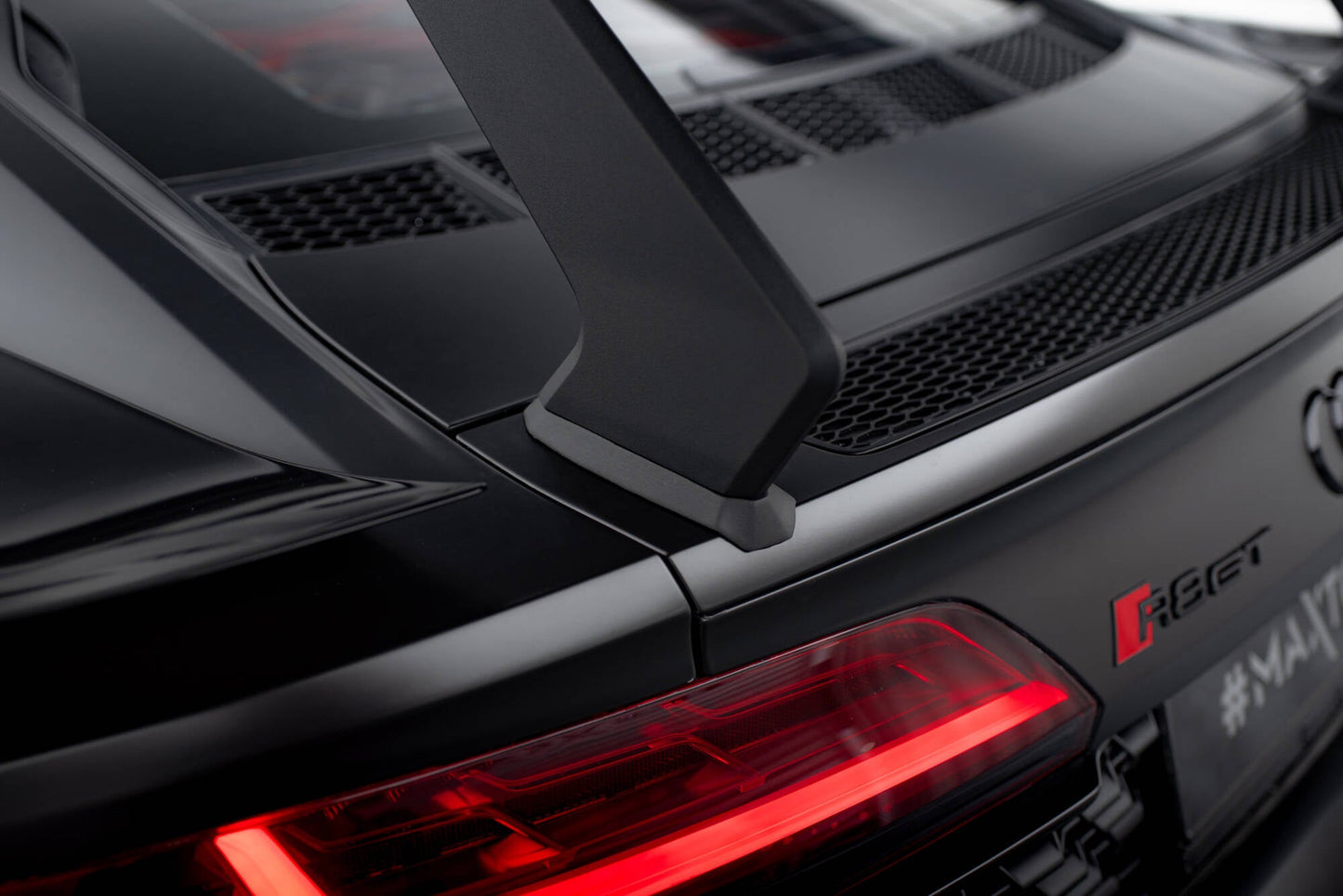 Carbon Spoiler + LED Audi R8 Mk2