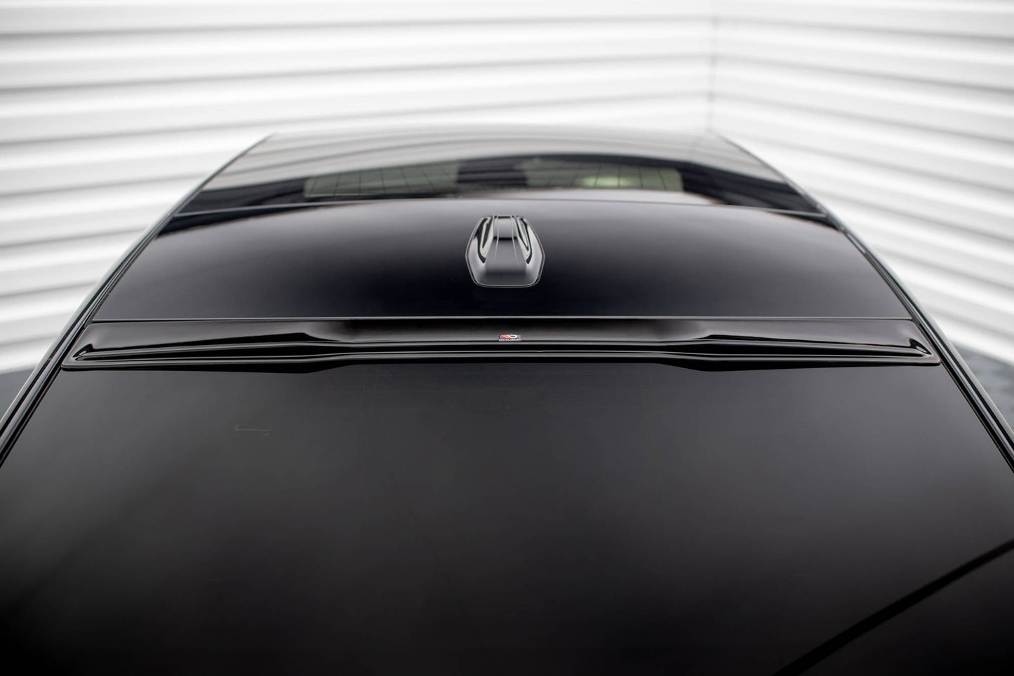 The extension of the rear window BMW 7 M-Pack / M760e / i7 M-Pack G70