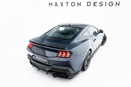 The extension of the rear window Ford Mustang Dark Horse Mk7