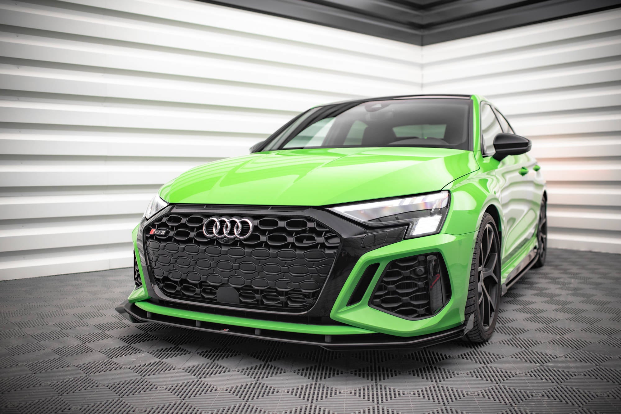 Street Pro Front Splitter V.1 + Flaps Audi RS3 8Y – Maxton Design